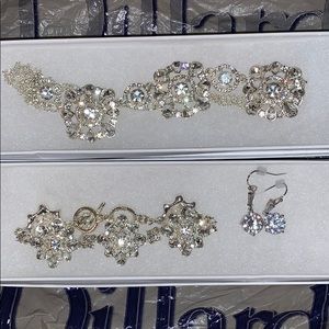 Dillard’s (brand) jewelry set!✨